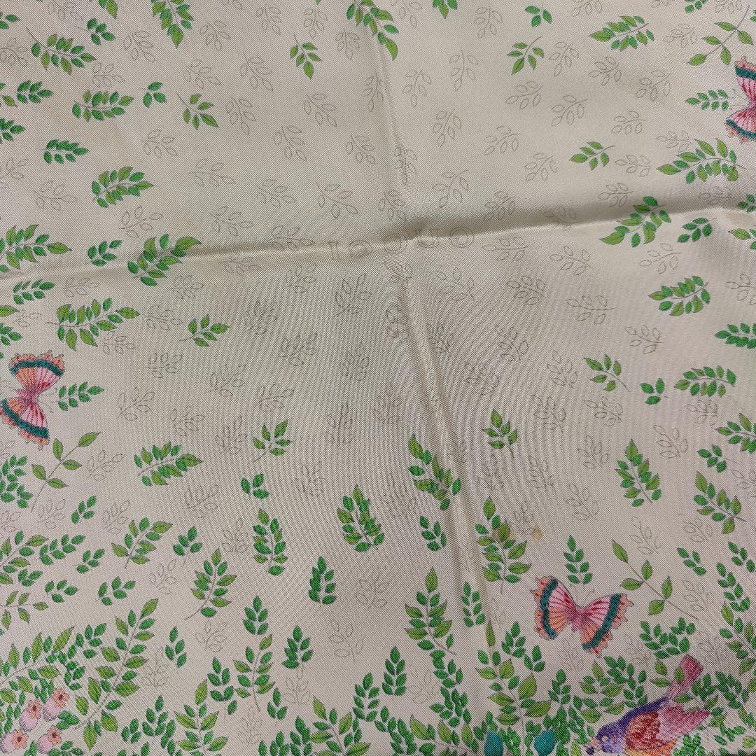 本日限定価格　近年モデル　グッチ　スカーフ　大判　シルク100%　花柄プリント