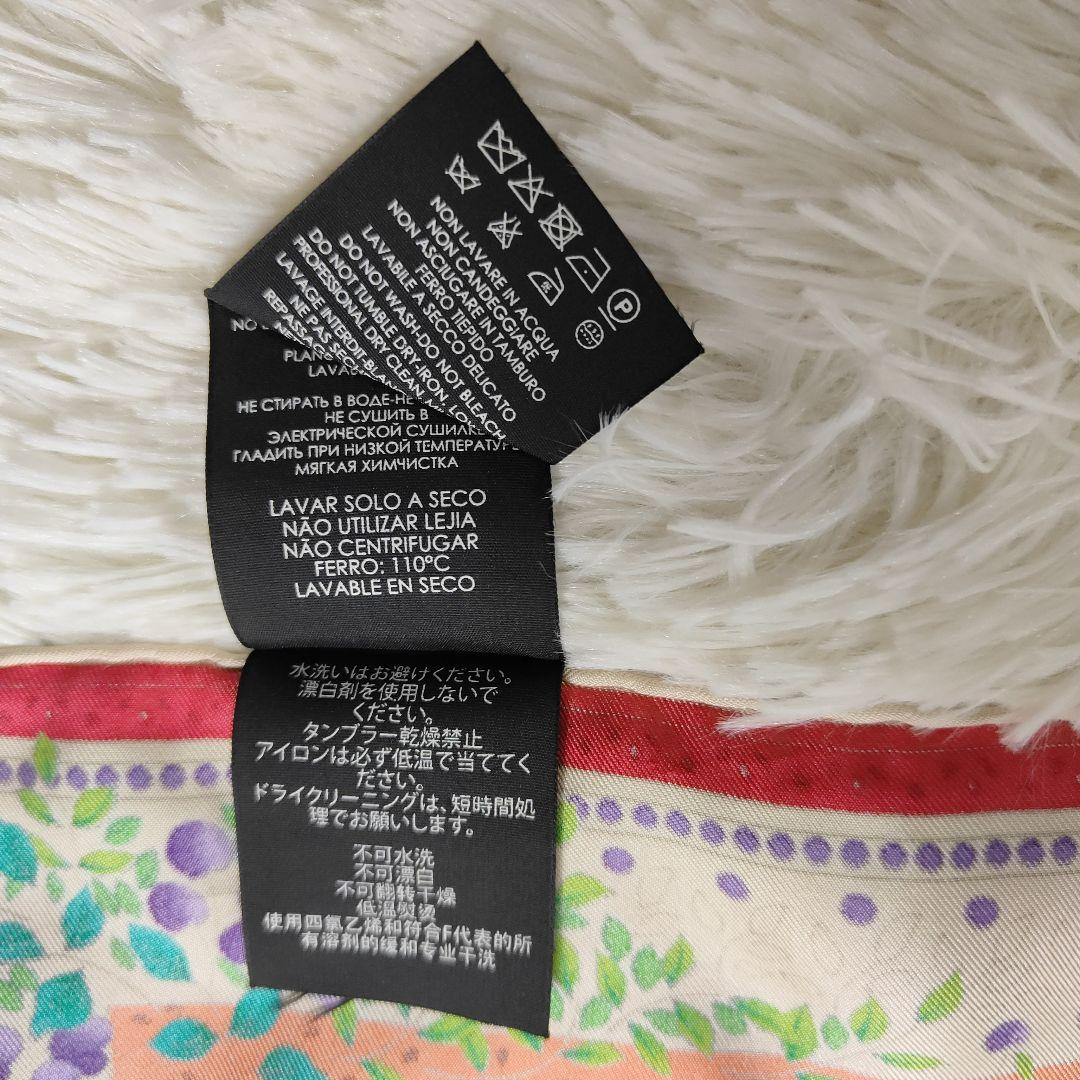 本日限定価格　近年モデル　グッチ　スカーフ　大判　シルク100%　花柄プリント