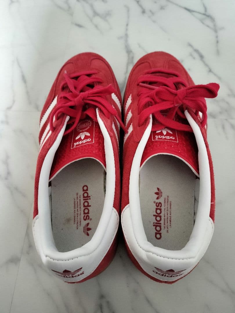 最終値下げになります。美品！adidas ガゼルインドア 24cm レッド