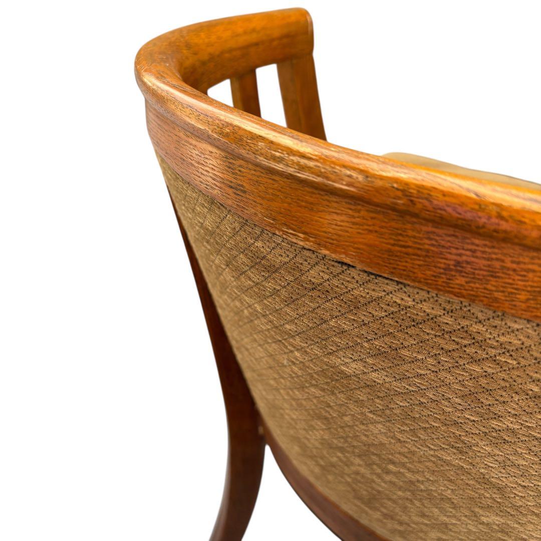 ② アンティーク 椅子 ヴィンテージ インテリア 木製チェア　スタッズ　ベージュ