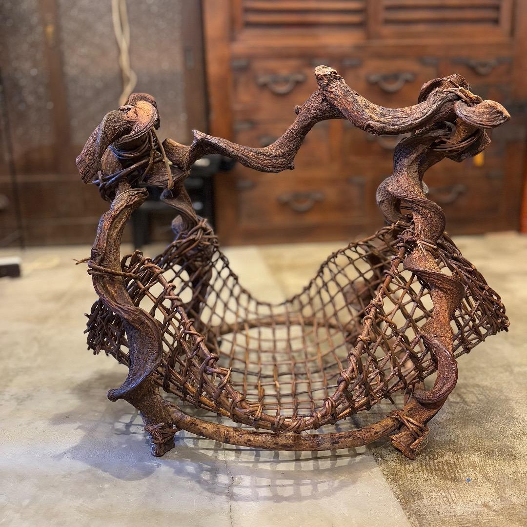 あけび蔓　流木　蔓籠　カゴ　インテリア　木製トレイ　バスケット　小物入　天然木