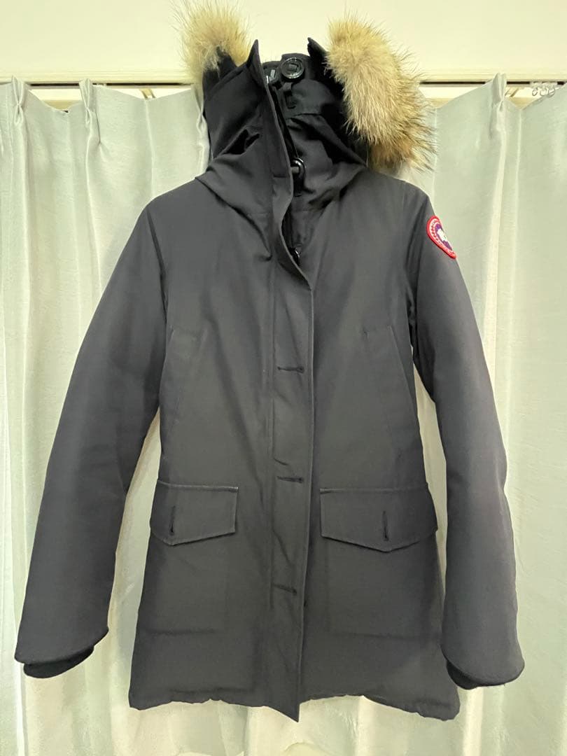 カナダグース ダークグレー ダウンジャケット