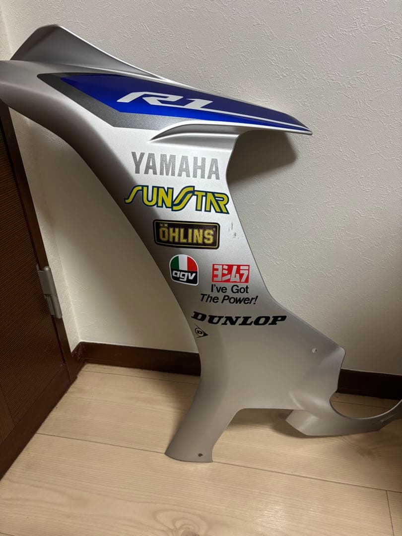 猫*様 ヤマハ　YZF-R1(2015〜2019)純正カウル　左右セット