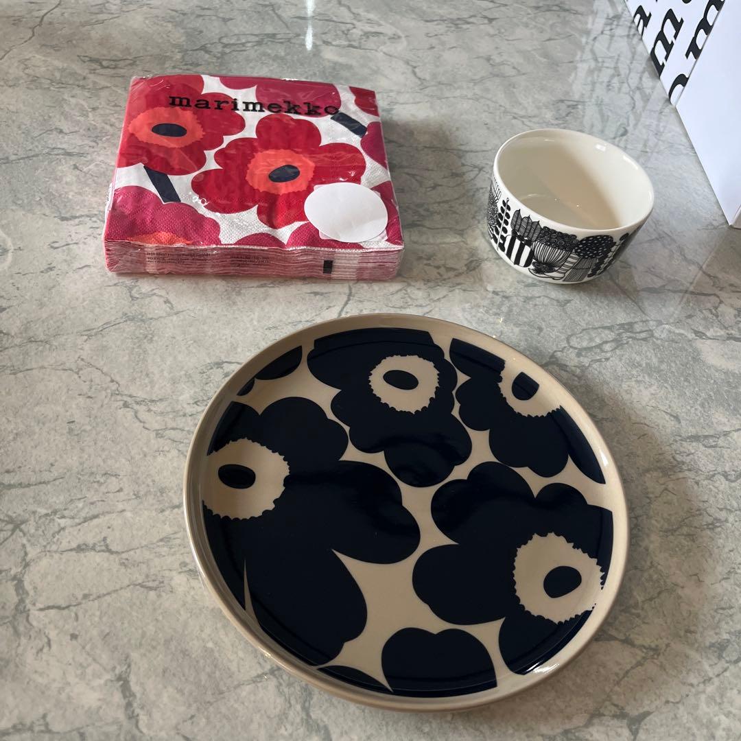 【箱付き】marimekko ギフトセット　花柄皿 ボウル ナプキン