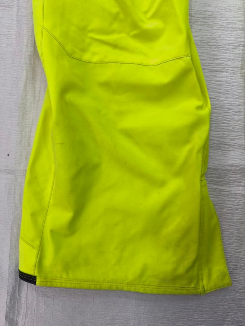 AA　VOLCOM スノーボードウェア 黒/黄緑