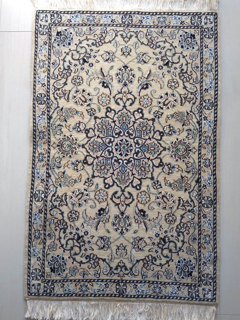 新品 ペルシャ絨毯 97×63cm クリームホワイト メダリオン ナイン産