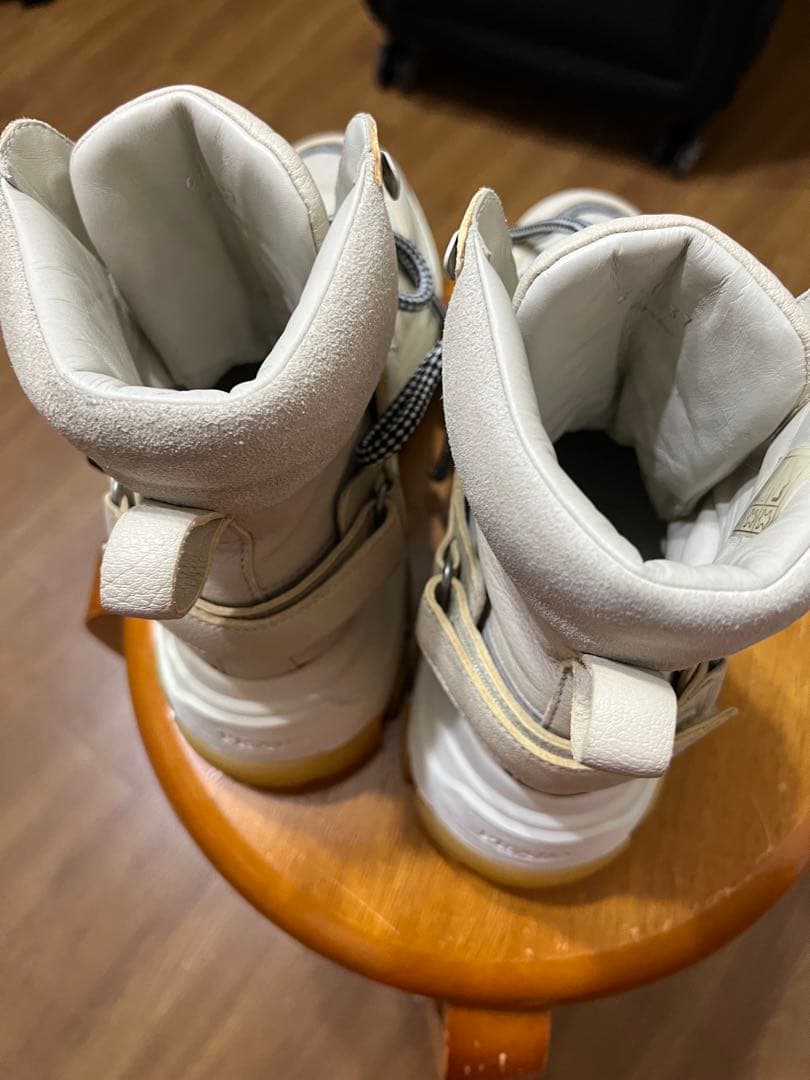 プラダ　ブーツホワイト レザーハイカットスニーカー 37