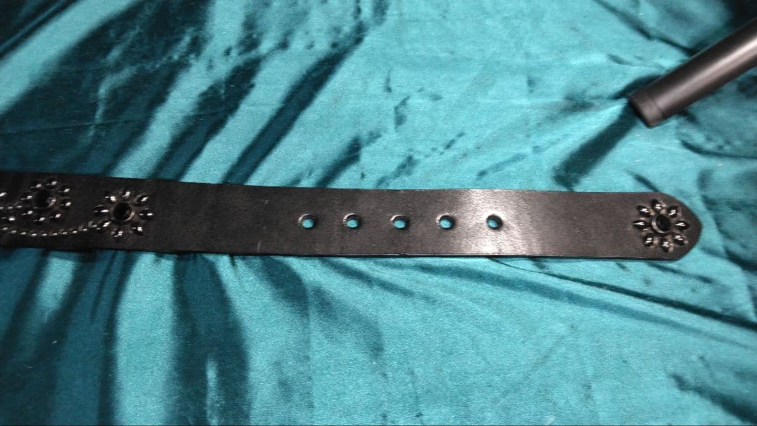 ポパイ昭南ベンズレザーツタ＆フラワースタッズベルト　ソリッドブラック