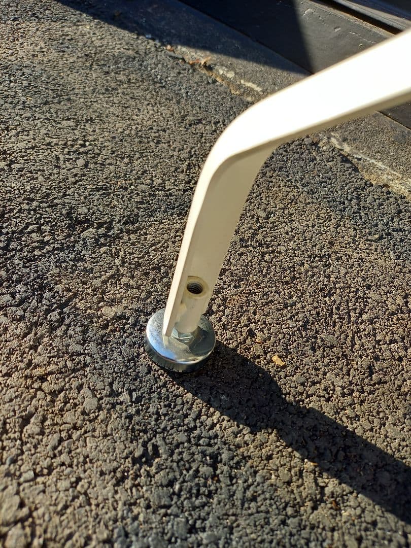 1990's　ポストモダン　スペースエイジ　インダストリアル　白　スツール