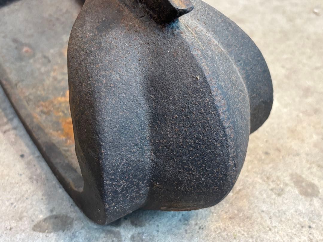 アンティーク 古道具 金鉄製 鐙 あぶみ舌長鐙 武具 馬具 馬術 鞍 くら