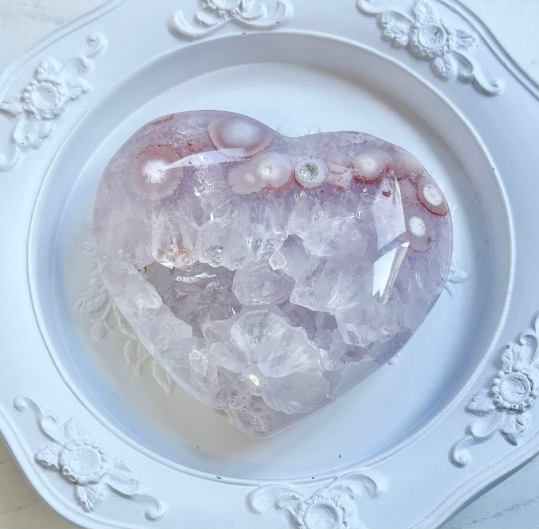 《レース模様・赤入り》ピンクアメジスト 桜瑪瑙 ジオード ハートカービング