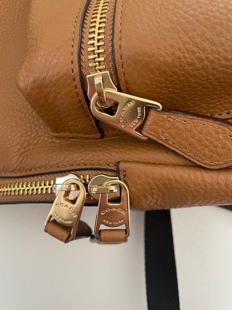 コーチ　COACH レザーバックパック　キャメル