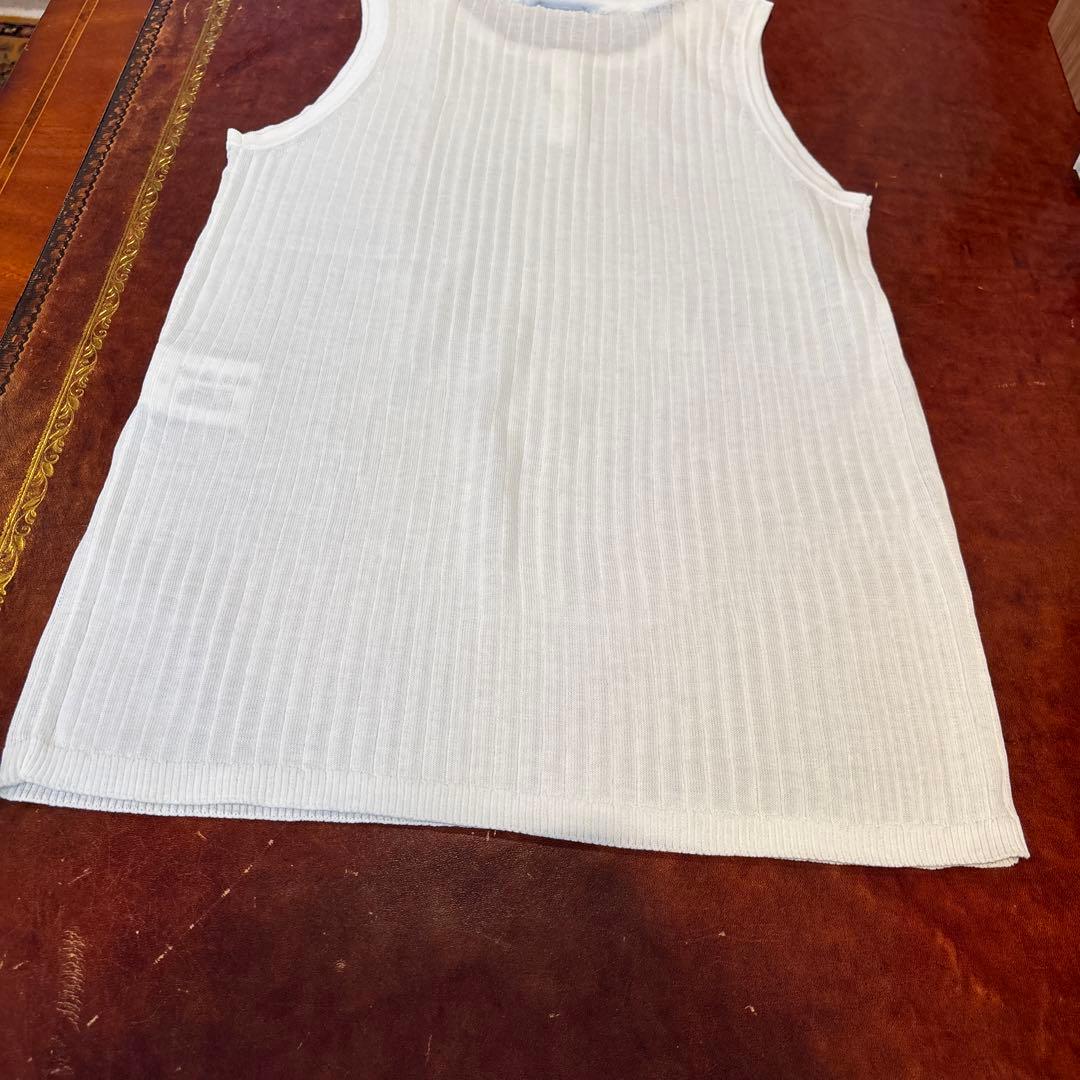 CHANEL タンクトップ 42 ボタン　ホワイト　新品　ノースリーブ