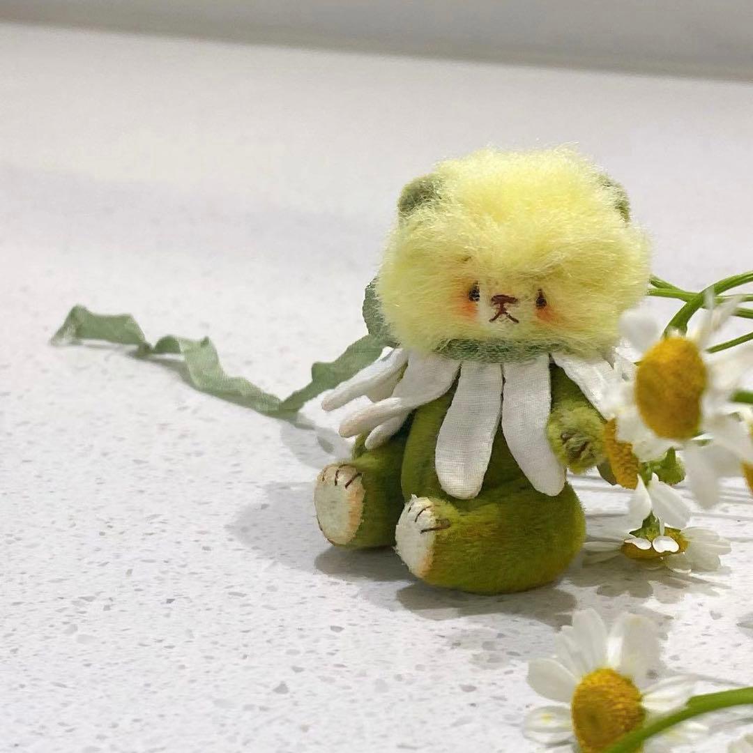 ハチを待つくまちゃん 菊花 ぬいぐるみ テディベア ミニチュア 海外作家様 くま