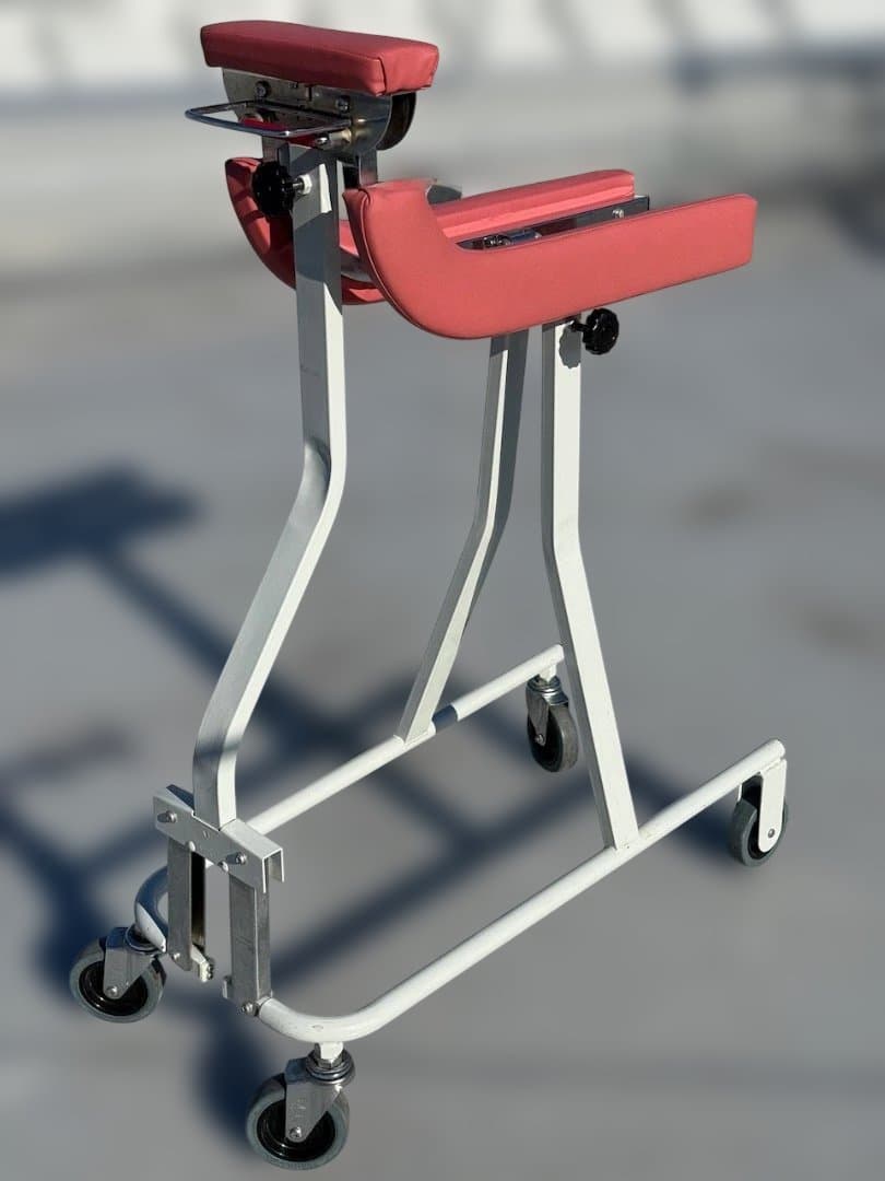 介護用４輪歩行器　日進医療器TY157