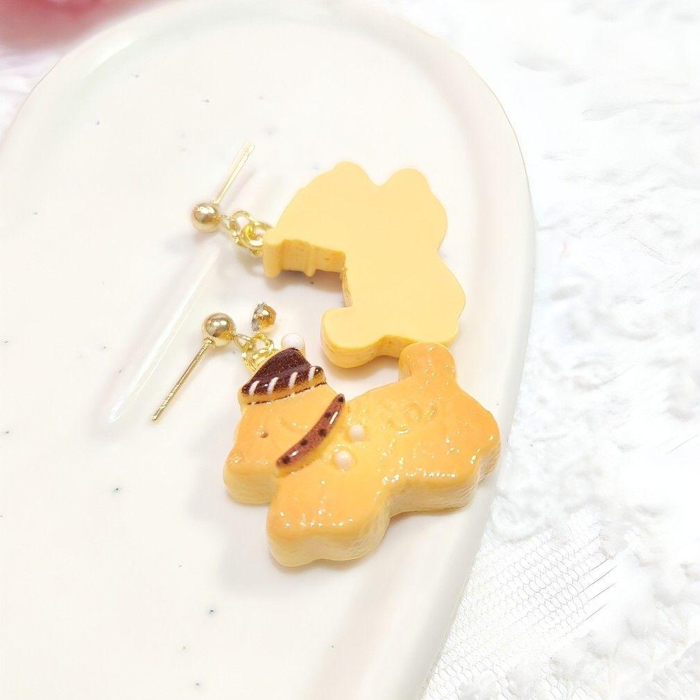 可愛い♡ブラウン ニット帽とマフラーを着けた冬のクッキーわんこのピアス♡