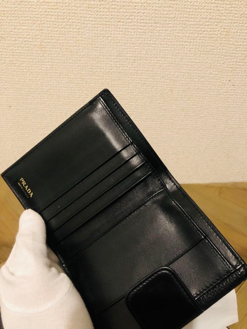 PRADA ブラックレザー 三つ折り財布