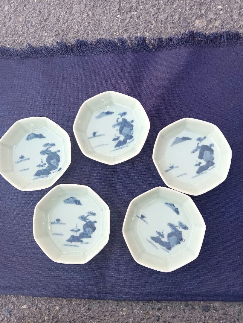 青い絵柄の八角形陶器皿5枚セット　古伊万里　小皿