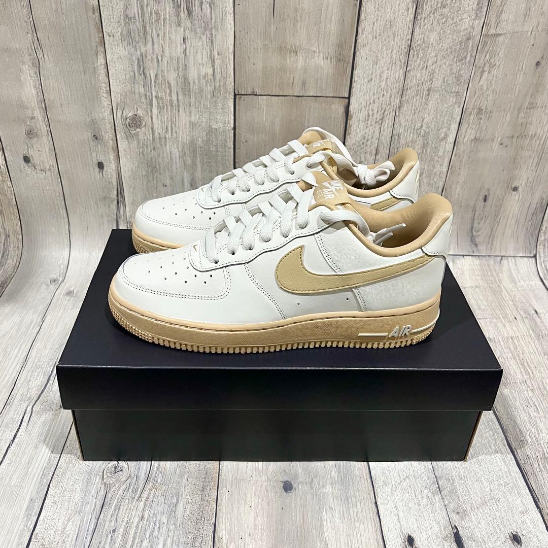 新品未使用 24.5cm【NIKE】エアフォース1 セサミ レディース