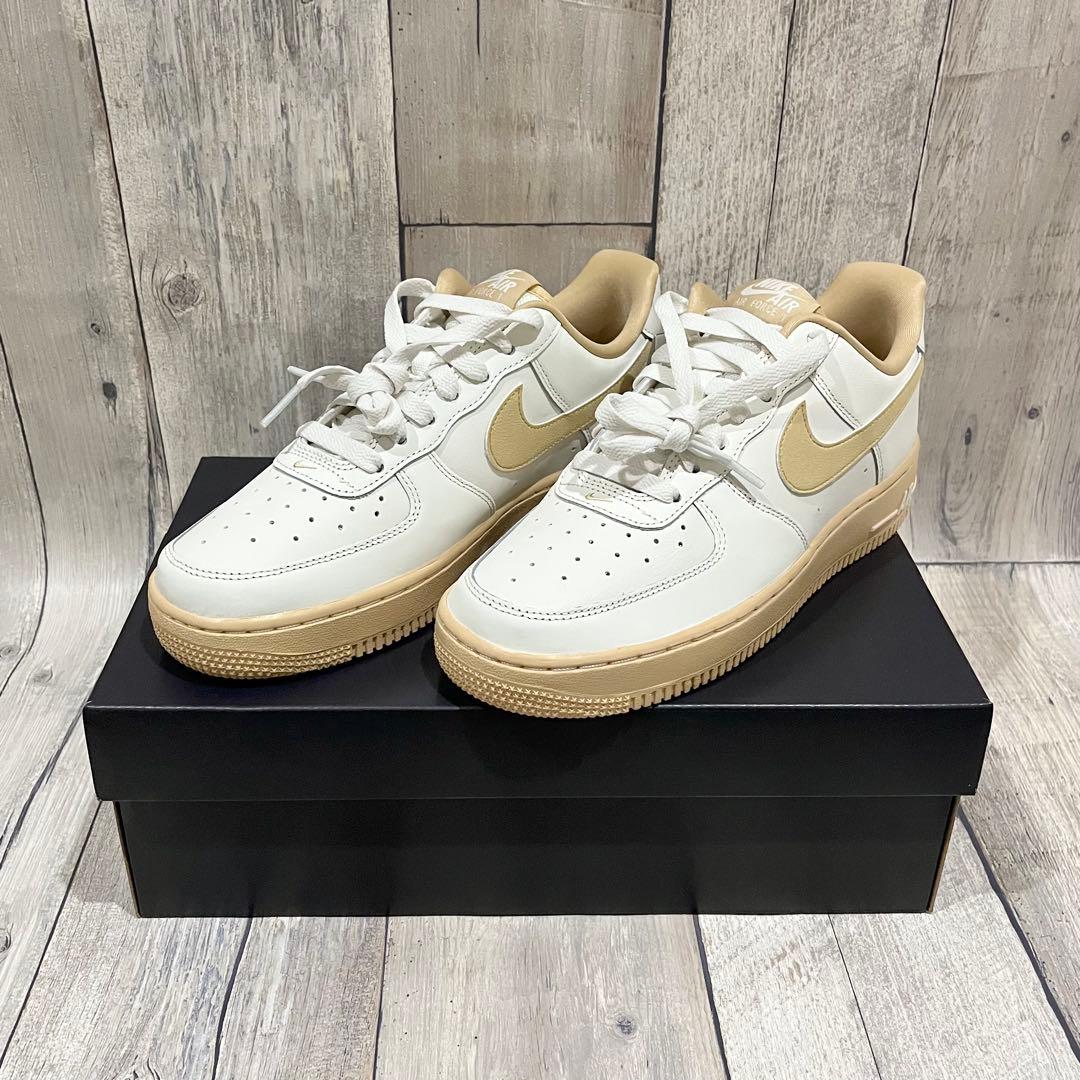 新品未使用 24.5cm【NIKE】エアフォース1 セサミ レディース