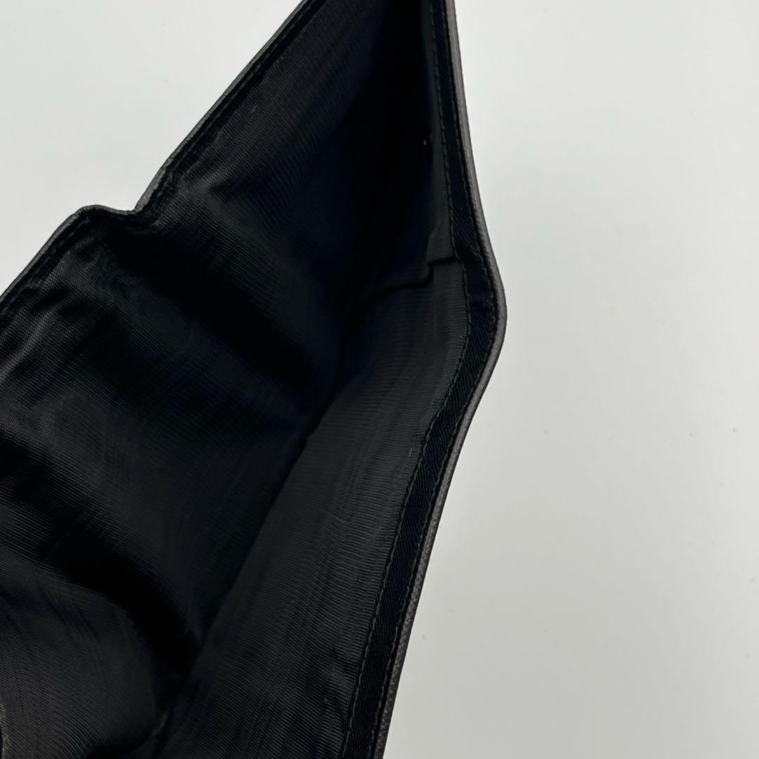 美品✨PRADA 三つ折り財布 黒　サフィアーノレザー　三角　トライアングル