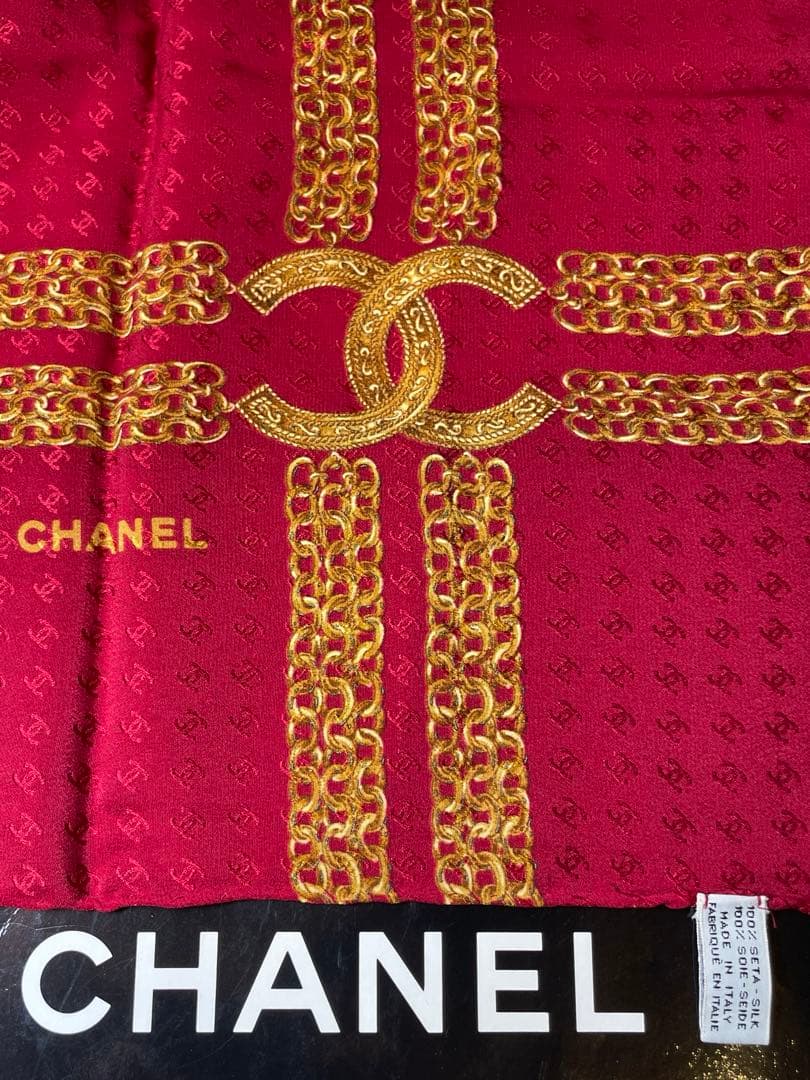 【試着のみ】CHANEL シルクスカーフ 赤 チェーンデザイン　タグ付き