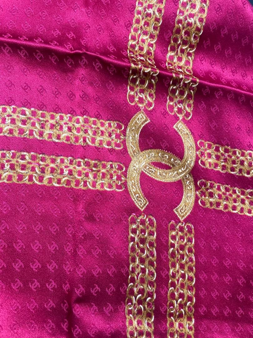 【試着のみ】CHANEL シルクスカーフ 赤 チェーンデザイン　タグ付き