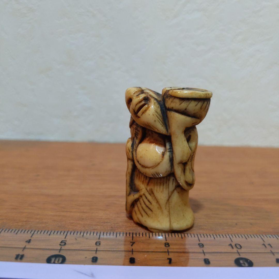 時代提物 根付 天然素材【仙人】高さ約4.5cm 横幅約2.5cm 重25ｇ