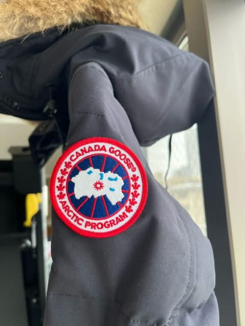 カナダグース ダウンジャケット S サイズ