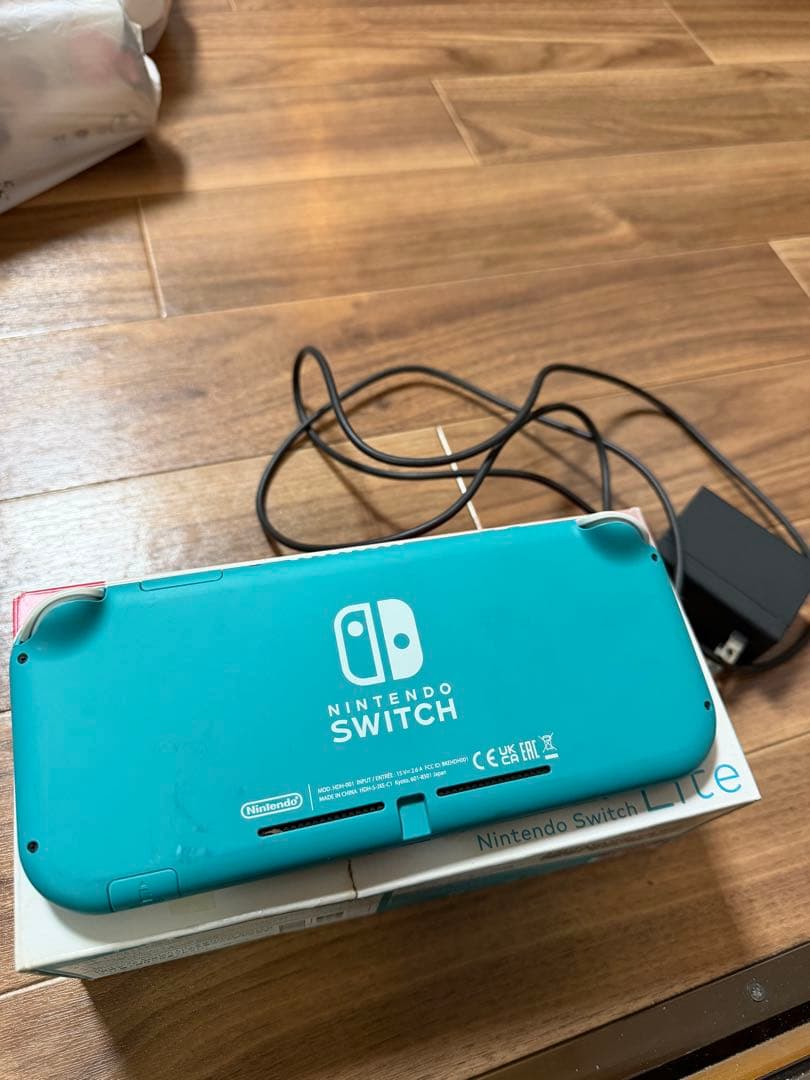 ト*ー様 箱無1000円引き・Nintendo Switch Lite ターコイ