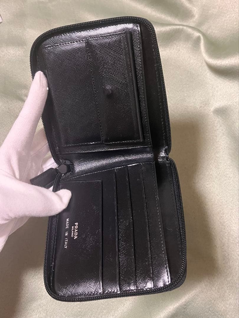 極美品プラダ 二つ折り財布 ナイロン テスート 三角ロゴ 黒 ラウンドファスナー