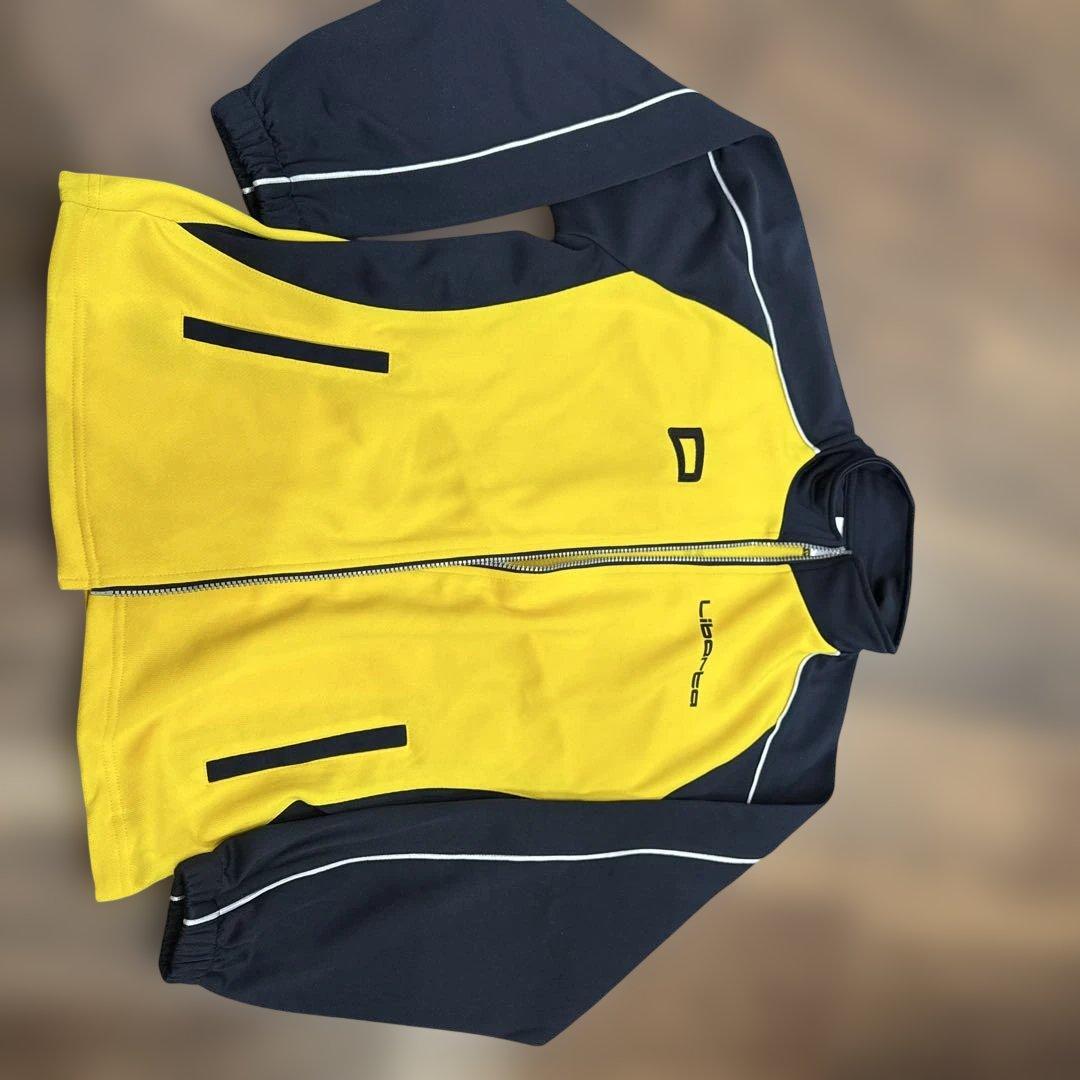 リベルタ　160センチ　ジッパー付きジャージ上