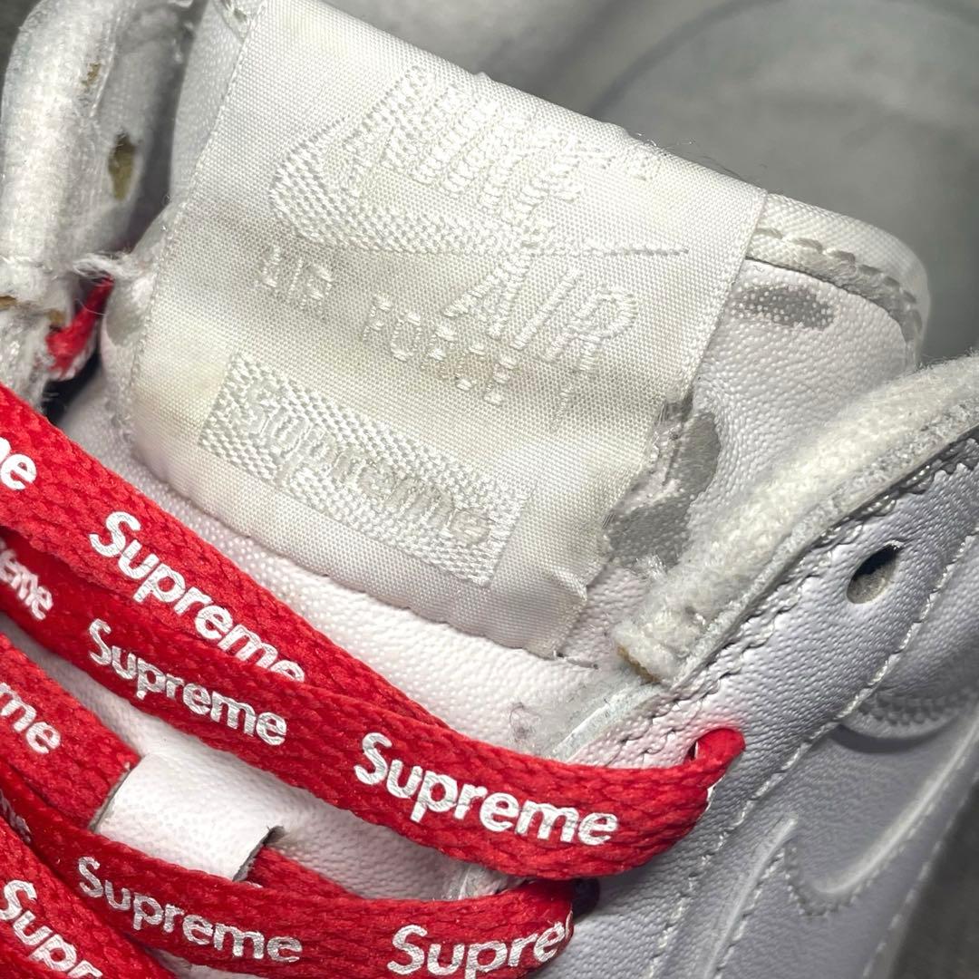 Supreme × Nike Air Force 1 ホワイト　シュプフォース