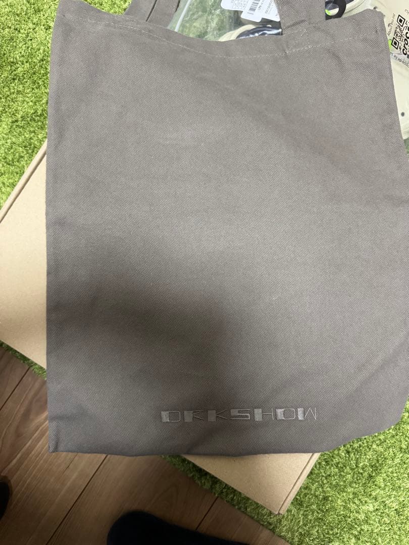 靴 drkshdw abstract