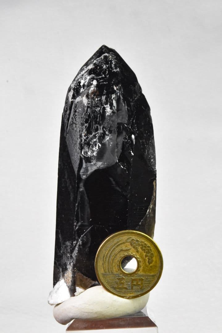 最新産出！ 岐阜県中津川市蛭川田原産 モリオンに近いスモーキークォーツ01