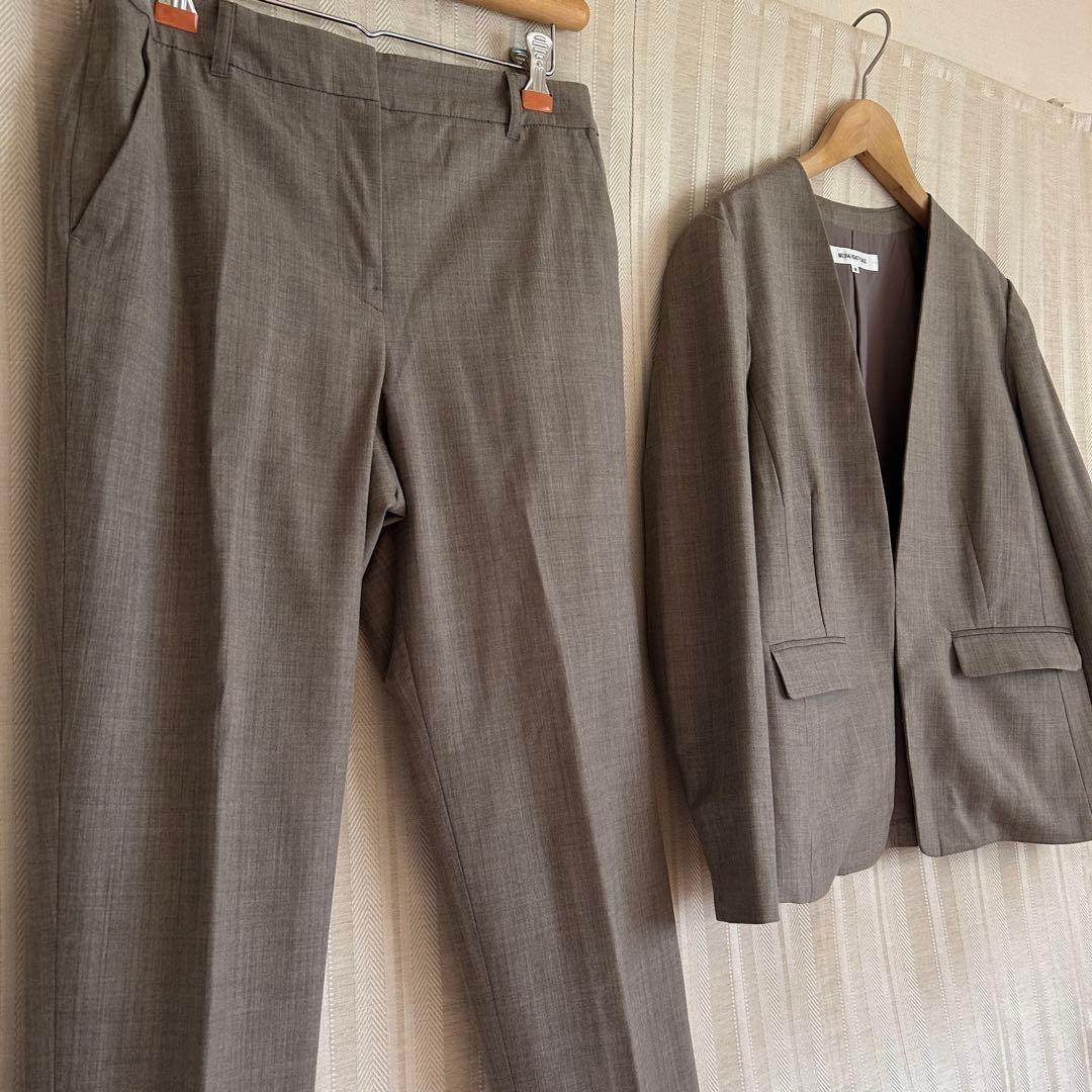 美品！NATURAL BEAUTY BASICノーカラーストレッチパンツスーツM