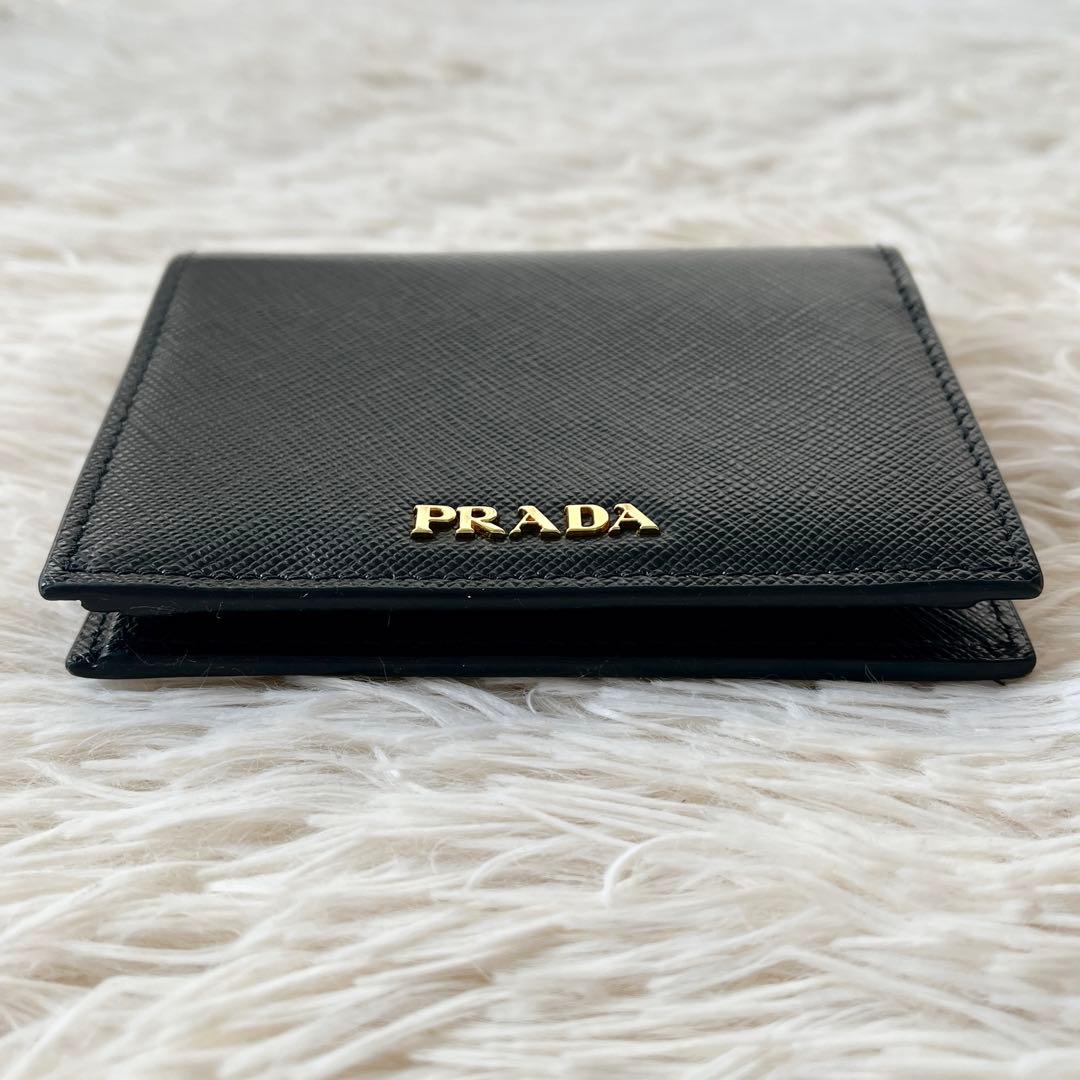 美品✨PRADA プラダ　二つ折り財布　サフィアーノ　ブラック　1mv204