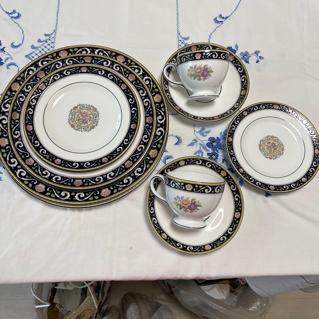 ウェッジウッド　ラニーミード黒壺　ディナー皿セット✖️2