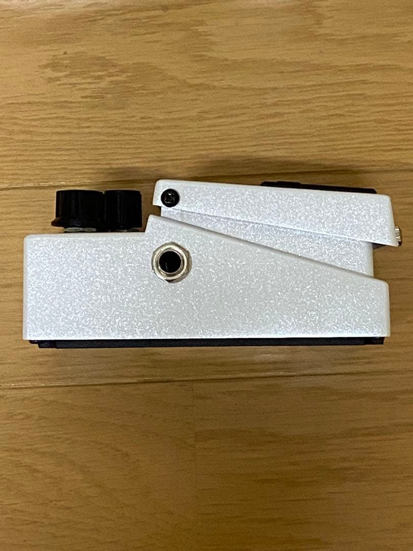 BOSS Distortion DS-1WHパールホワイト限定品