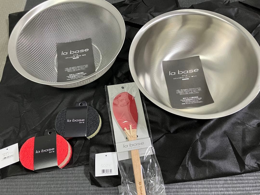 ラバーゼ　ステンレスボウル　丸型ザル　シリコーンヘラ　スポンジ　5点セット