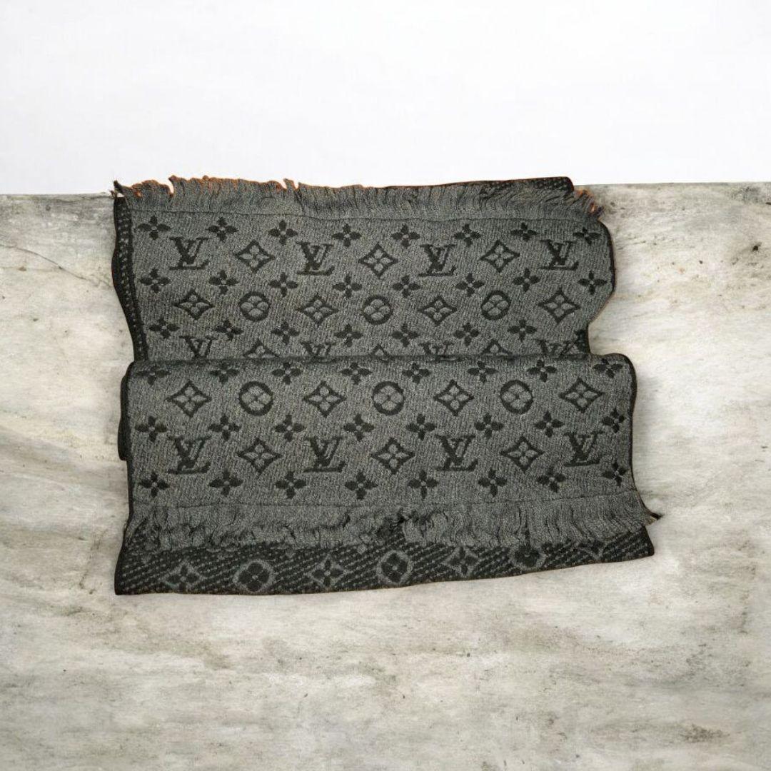 「超備品」　LOUIS VUITTON ブラック　モノグラムマフラー