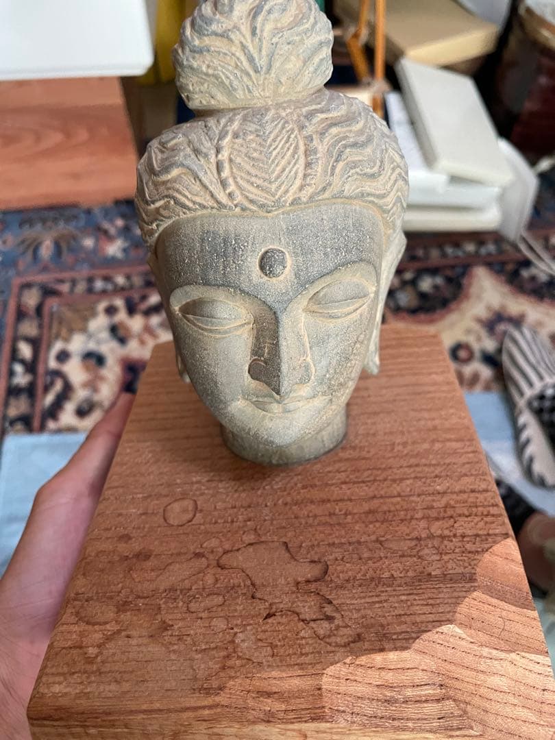 石製 仏像の頭部 置物 木製台座付き 約15cm