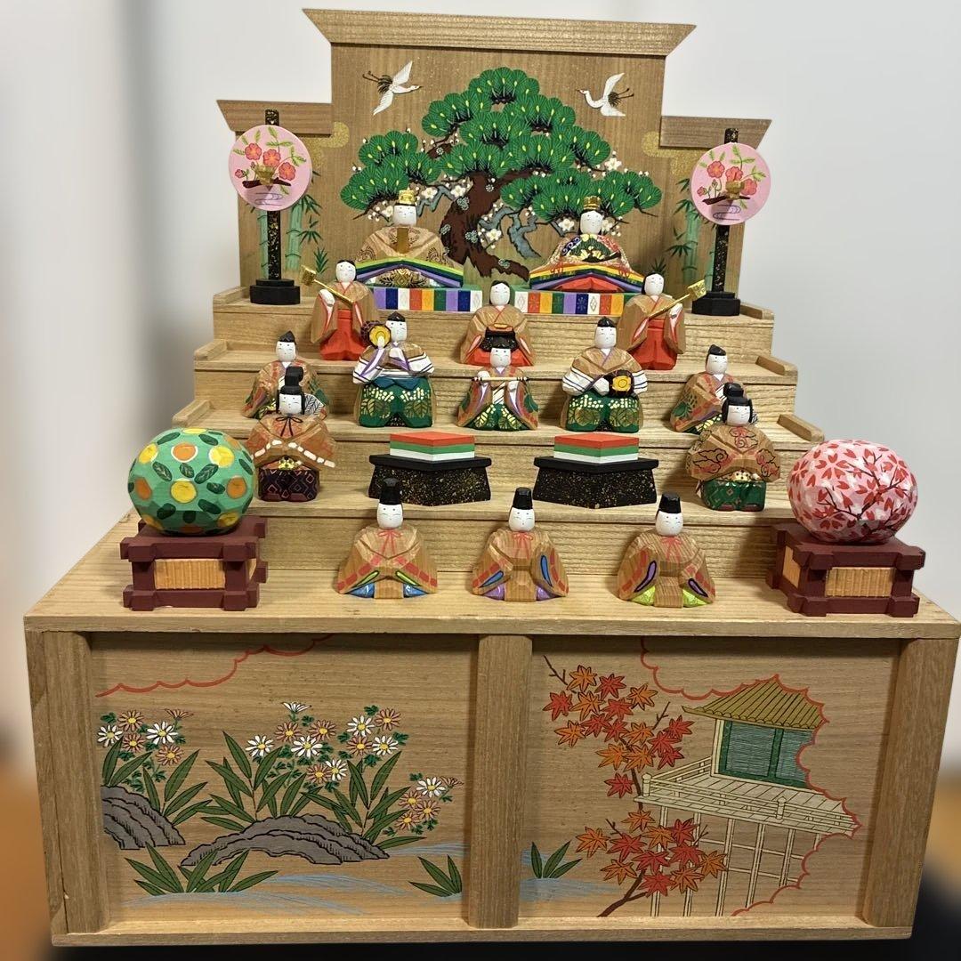 伝統的な川口神泉作、木製雛人形セット