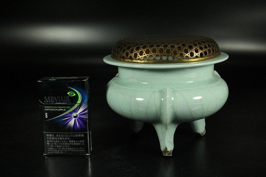 中国美術 袴腰 三足 青磁香炉(K-XA947)