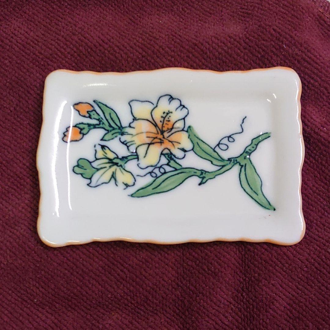 59番 ミニチュア ドールハウス 陶器 カップ＆ソーサー＆ミルク入れ他セット