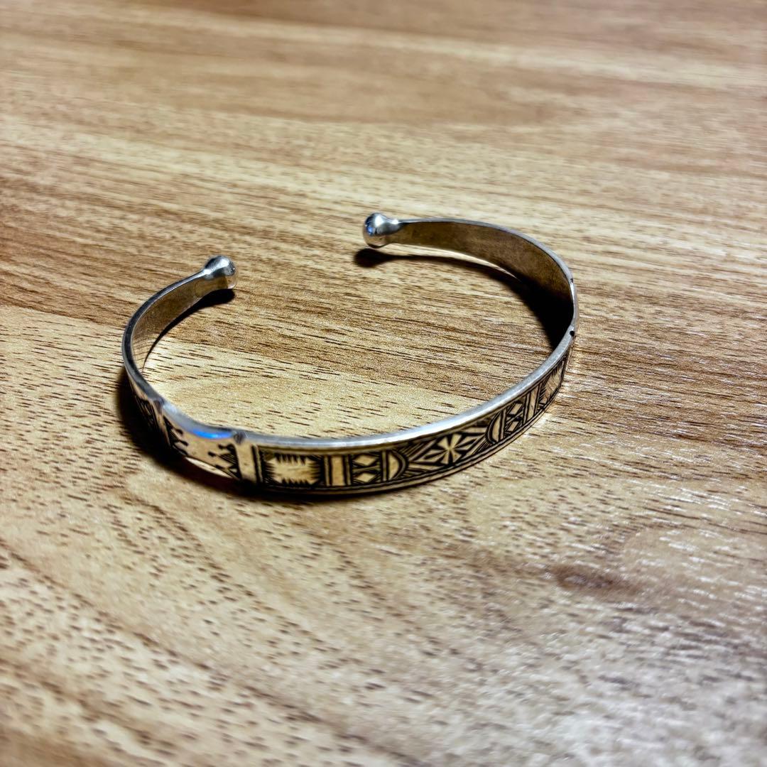 【モロッコ直輸入】トゥアレグ族 シルバーバングル