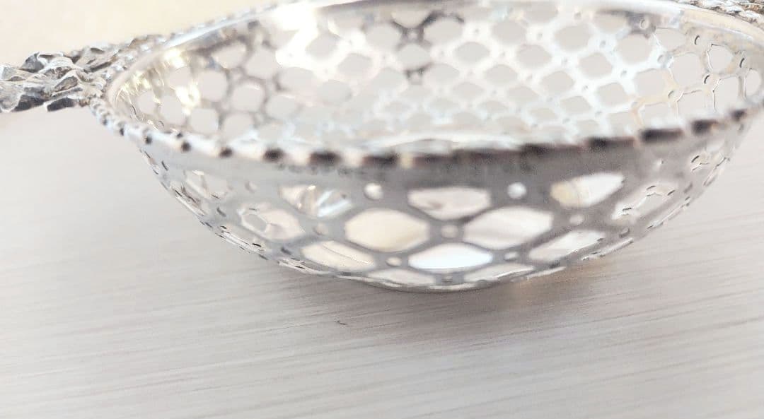 純銀　リボンのボンボンディッシュ