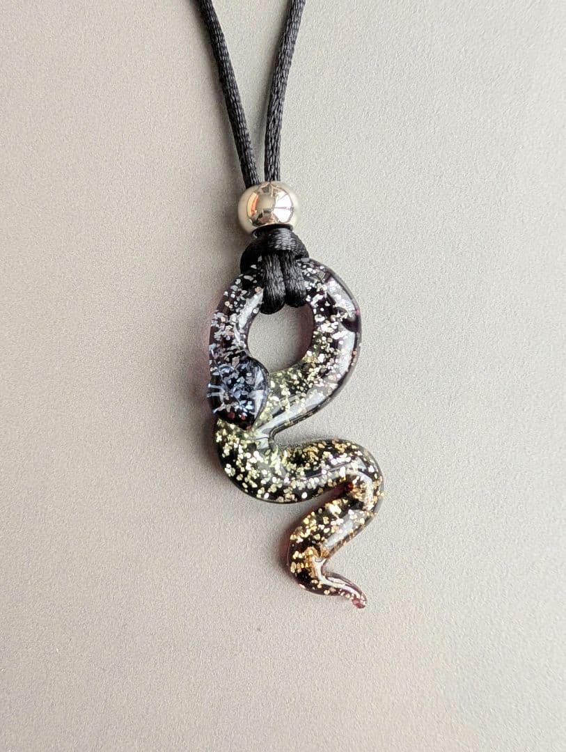 2026年新作　❅ムラーノガラス❅　スネークネックレス
