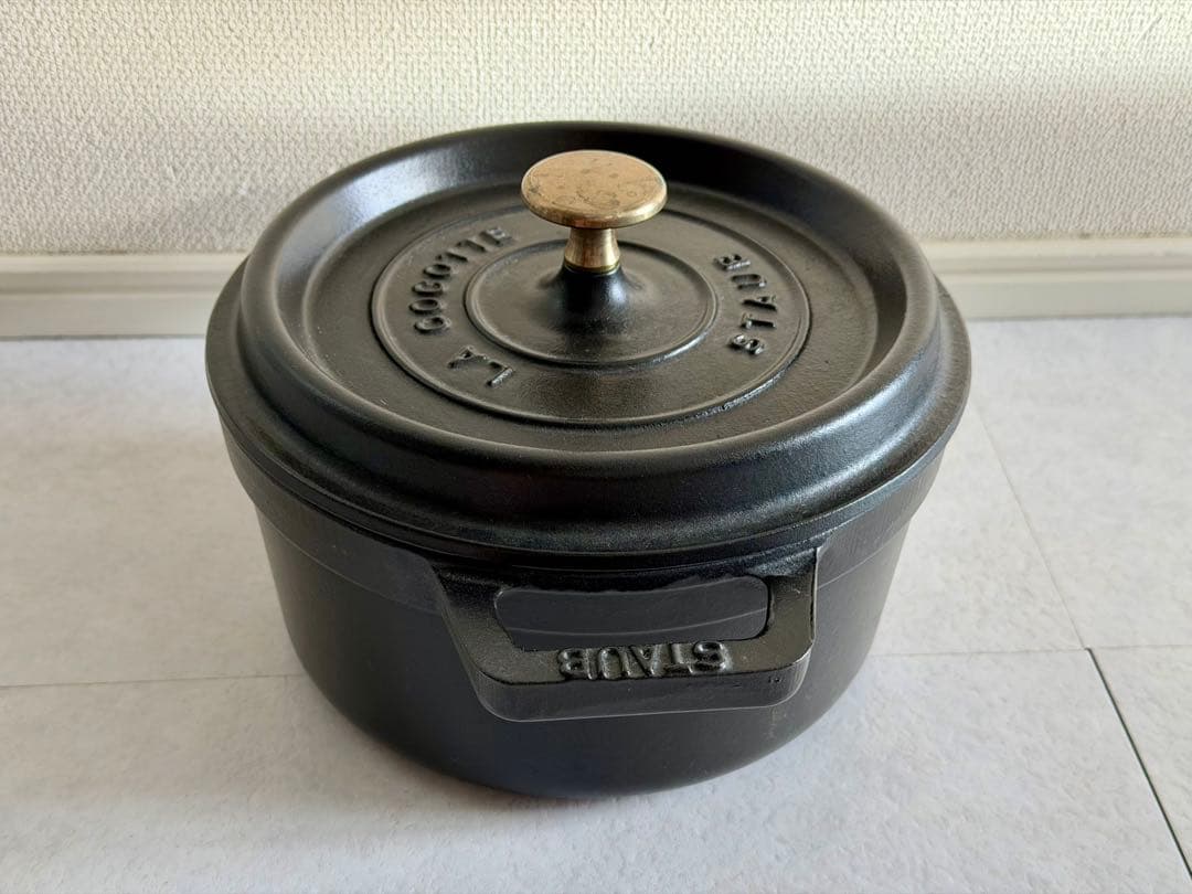 ストウブ staub ピコココット ラウンド 20cm ブラック