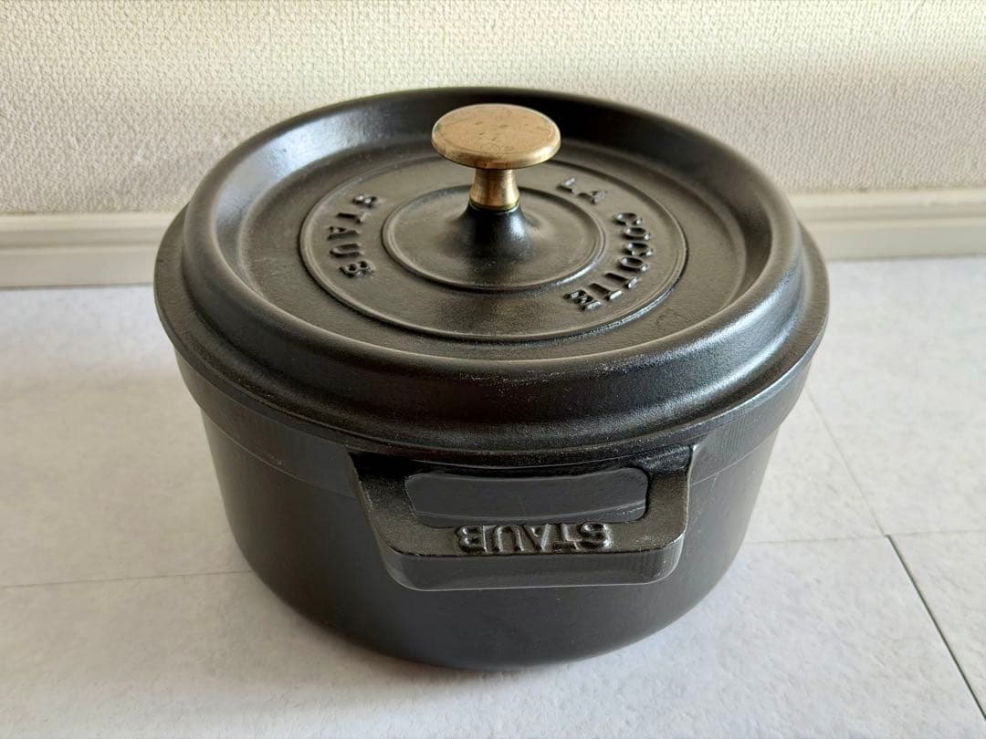 ストウブ staub ピコココット ラウンド 20cm ブラック